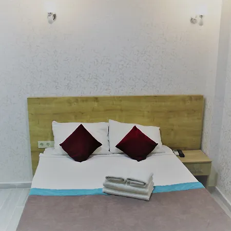 Hotel Divas 2*