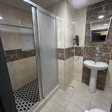 فندق ديفاز 2*